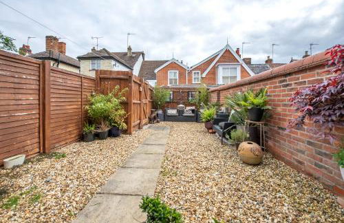 Stylish 3 bedroom townhouse for 5 guests, set in the medieval grid with off street parking - Foto 18