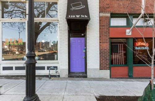 3 Bedroom Penthouse Downtown Close to Everything - Photo 13