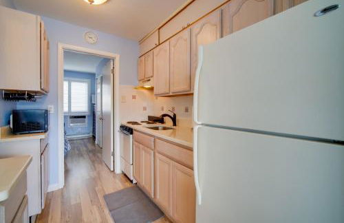 First-Floor Brigantine Condo Steps to Ocean! - Foto 6