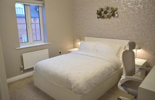 Cosy detached 3-bed, free parking, near Manchester - Foto 29