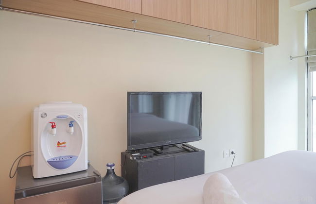 Homey And Cozy Studio Room Tifolia Apartment - Photo 2