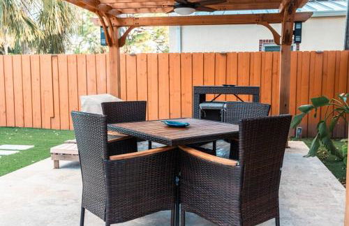 Luxury Retreat 3B ,2Ba POOL , Coral Gables Center - Photo 20