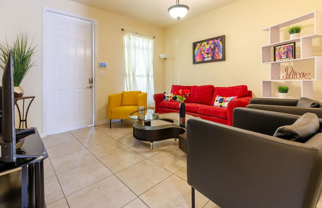 Rare Find! House of Happiness by MIA Zoo & FL Keys - Foto 10