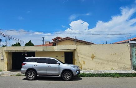 Quartos e suítes casa próximo as praias - Foto 9