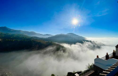 Apartamentos Axarquia , Frigiliana, terraza privada con vistas a la montaña rio y al mar - Photo 12