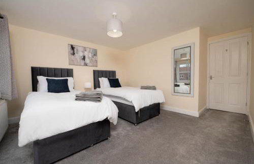 Stunning Spacious Home - Parking - Garden - Sleeps 6 - Foto 8