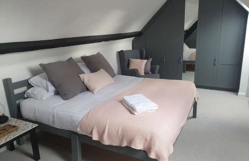 St Margaret's Steps Luxury apartment sleeps 8 - Foto 12