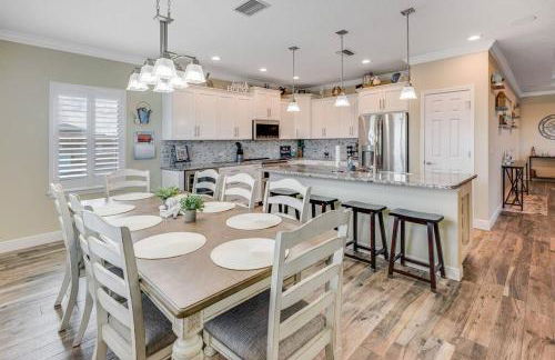 Spacious Home With Heated Pool! Sleeps 15! Billiard table! - Foto 29