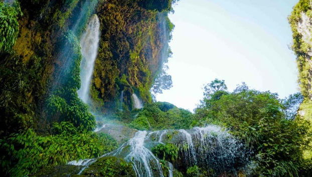 A waterfall in the Derrepente River