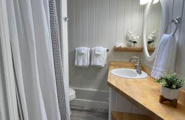 Spacious 1 Bedroom Cottage Close to Everything 3 - Foto 7