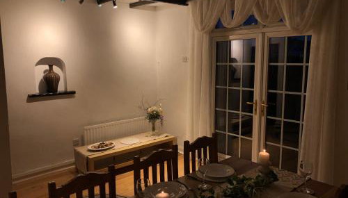 Cosy Rustic 3 bed cottage, great train links - Foto 3