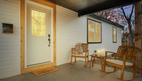 Urban Oasis Cozy Home Near Downtown with Game Room and Firepit - Foto 4