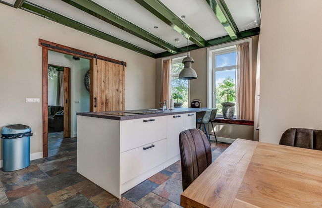 Stylish Farmhouse With Spa Tub - Foto 16