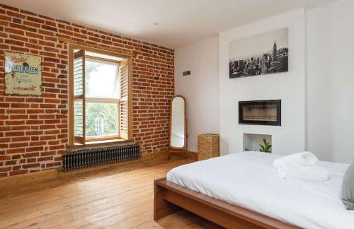 Spacious 4-Bed Near City & Sea - Foto 17