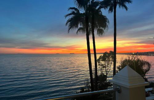 Estepona Beach Front Apartment with Stunning Sea Views - Foto 2