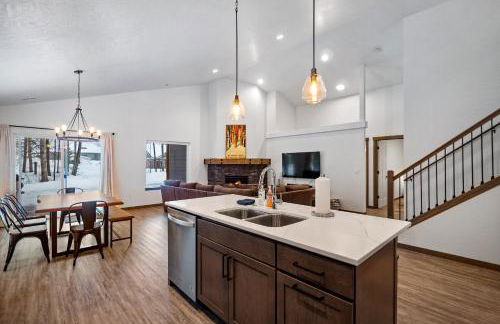 Elk Grove Getaway - Photo 12