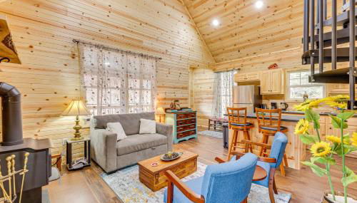 Hike and Fish Marlinton Cabin with Fire Pit and Views! - Foto 4