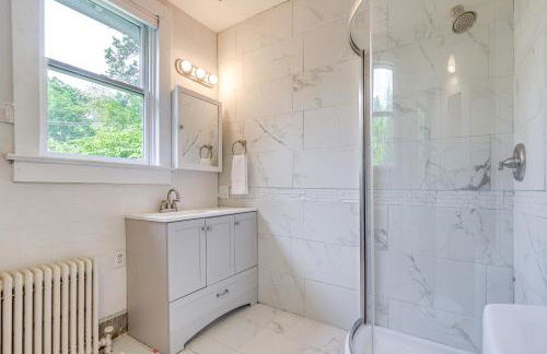 Walk Downtown Takoma Park Escape with Large Yard! - Foto 15