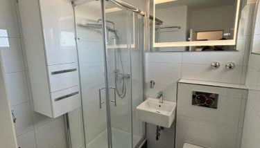 Exklusive Moderne Wohnung Gießen Stadtnähe mit Balkon - Foto 4, Shower