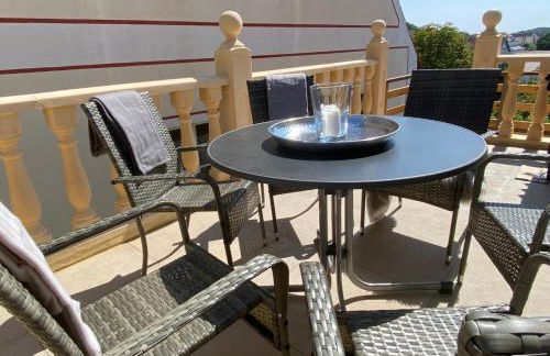 3 Bed Cottage - Sleeps 6 - Parking - Wifi - Foto 4