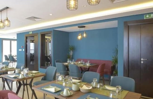 Maia Hotel Suites - Photo 54