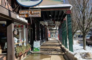 SKIING, HIKING, VILLAGE OF EVILLE MTN ESCAPE - Foto 38