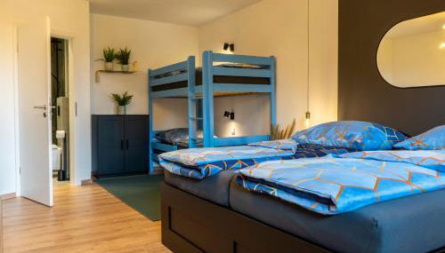 Modern Western - Apartment Blue - Photo 2