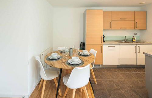 Stylish 2-Bed with Stunning View - Foto 6