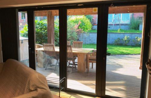 Annie the Annex, A self contained home from home fully equipped space with street parking - Foto 10