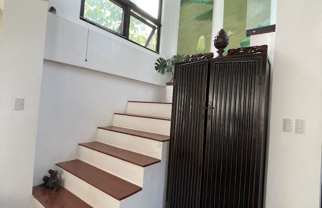 The Whitehouse by the Sea - Photo 45