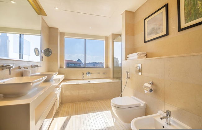 Elegant 3BR With Pool Near Wafi Mall Dubai Frame - Photo 16