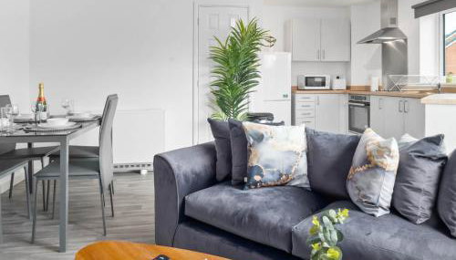 2 Bed Apartment - Sleeps 3 - Parking - Cradley Heath 54C - Foto 1