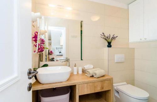 Beachfront Villa with Swimming Pool,Terrace and Sea view - Foto 21