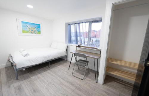 10BR 4Bath Home, Stag Do, Contractors, Big Group - Foto 16