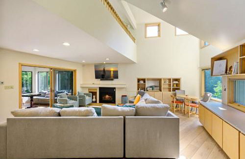 Modern Home Walk to Downtown, Hot Tub & GameRoom - Foto 9