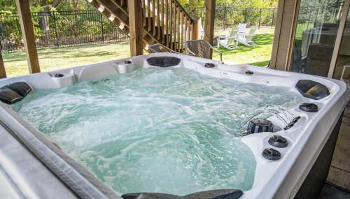 Stunning 5BR Villa Large Hot Tub & Scenic Yard - Foto 3