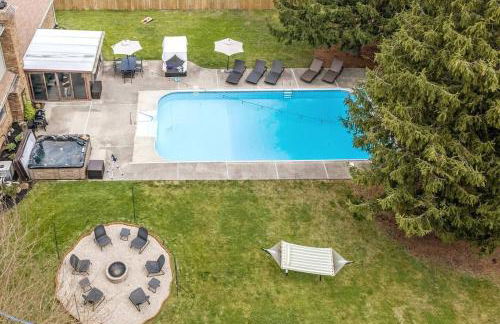 Zestlife-LuxuryEscape-ThemedRooms-Pool-GameRoom - Foto 8