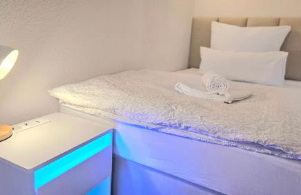 122qm-Apartment - 4 Zimmer I Zentral I Küche I Balkon I Parken I WLAN - Foto 11