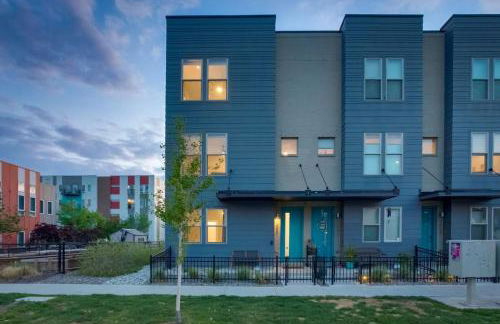 Modern And Spacious Townhouse Blocks from Downtown - Foto 38