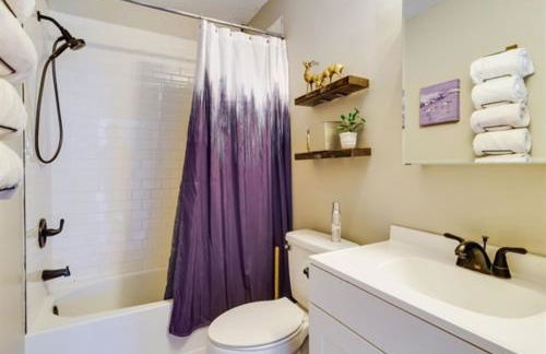 3 BR 2 BA Modern home with private hot tub, fire pit and lake view, Dogs ok! - Foto 28