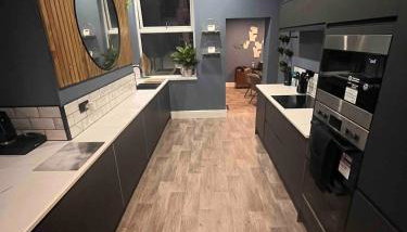 Modern 5 Bedroom Terraced Luxurious House - Foto 1