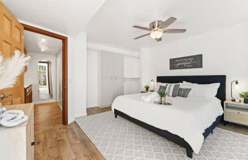 Majestic 5BR Villa with Guesthouse, Pool & Spa - Foto 2