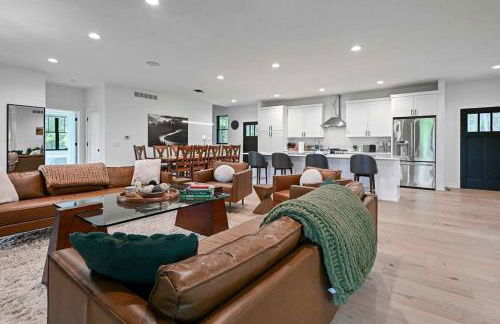 6BR Sand Valley Lodge with Hot Tub Bar & Putting Green - Foto 13