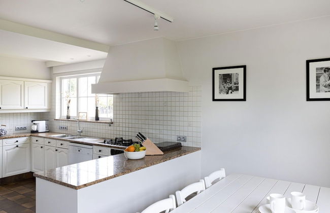 Luxury Villa in Sint-Idesbald with Hot Tub - Photo 24