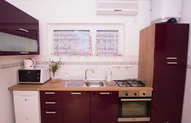 Holiday Apartment With a Private Terrace & Hot Tub, Near the Beach - Foto 7