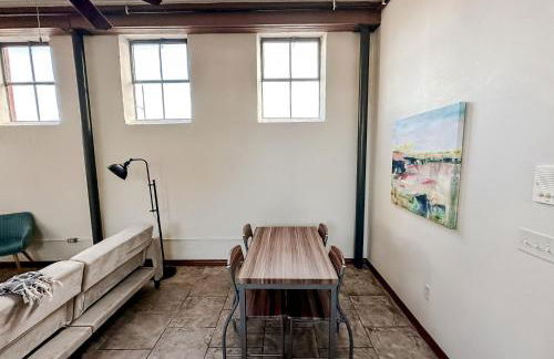 Sleepover 2BD 1BA Condos Downtown Springfield - Foto 13