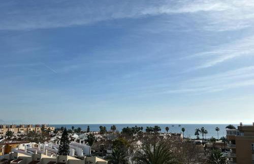 Espectacular apartamento junto al mar, con piscina en Málaga - Photo 38