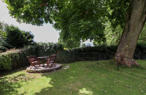 Manor Barn Cottage - Photo 23