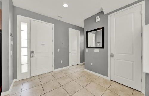 Beautiful 3 Bedroom Villa with Private Hot Tub, 10 mins to Disney! - Foto 30