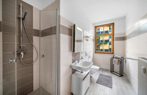 LeHaStays - Apartments Buckau 16a I Küche I Smart TV mit Netflix I toller Innenhof - Photo 29